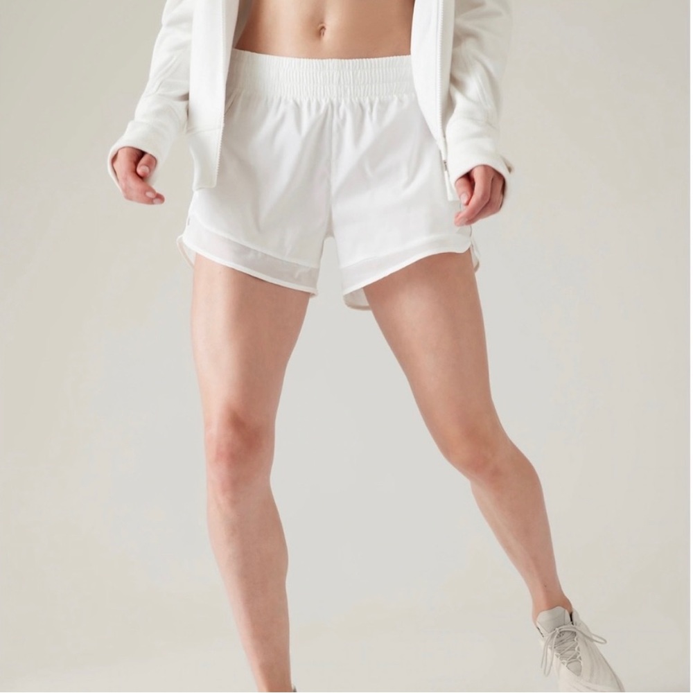 Athleta Mesh Racer Run Short 4" White 2x